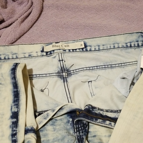 Jeans - Picture 1 of 2